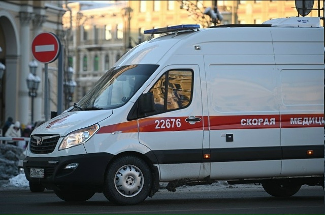 74-летняя пенсионерка погибла в Kia Rio после ДТП в Петродв...