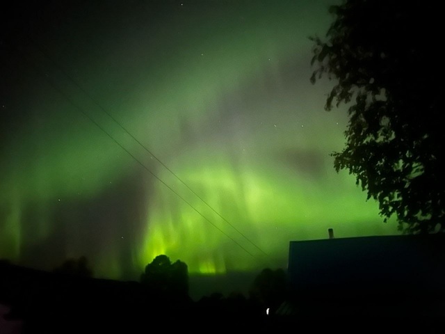 Коношане, выходим на улицу и смотрим Северное сияние.✨...