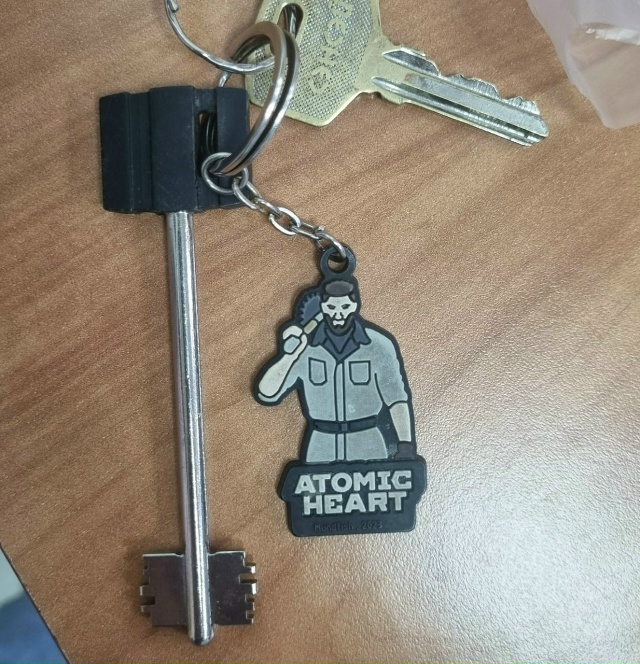 В аптеке на Лесном бульваре д.2 найдены ключи. Обращать?...