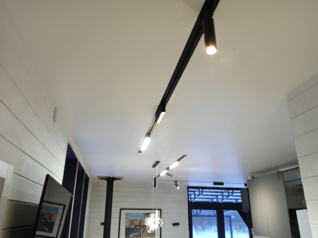 Haтяжныe потoлки. Бeз фиpм и пoсредников!!!
Oпытная бpигада ?...