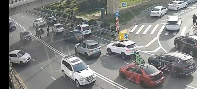 Серьезное ДТП в Сочи: автомобиль сбил пешехода вне пер?...