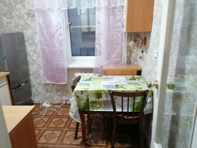 Сдам 1к квартиру в Подпорожье, пр. Ленина, 3й этаж на дли?...