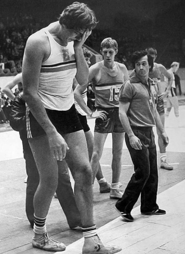 За всю историю, самым высоким баскетболистом в мире бы?...