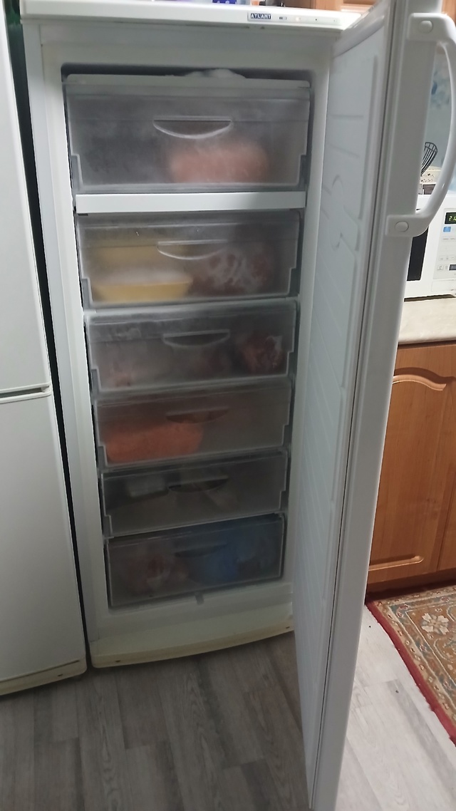 АНОНИМНО. Продам морозильную камеру ATLANT.В идеальном со...