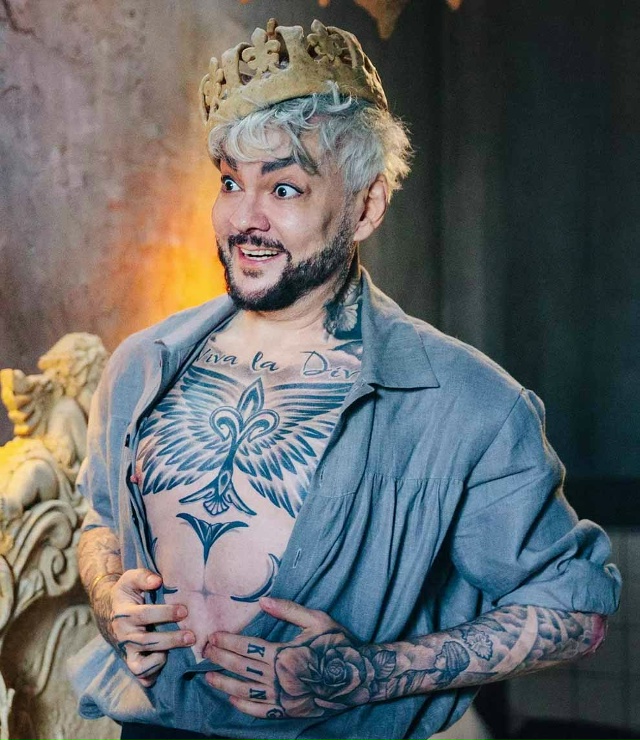 Поп-король Филипп Киркоров радикально сменил образ: в ?...