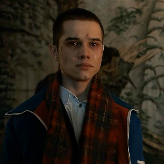 Из всех тачек орёт! ?