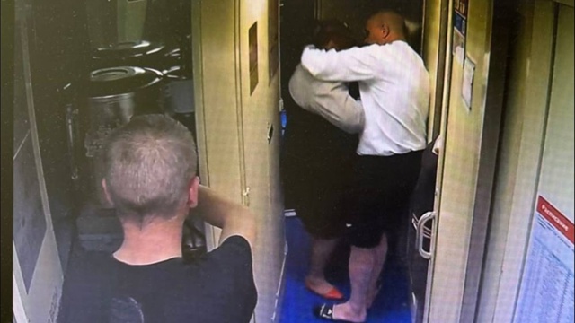 Пассажир напал на начальника поезда
Житель Тульской о...