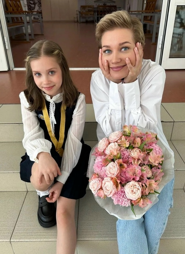 Кристина Асмус показала свежие фото с повзрослевшей д?...