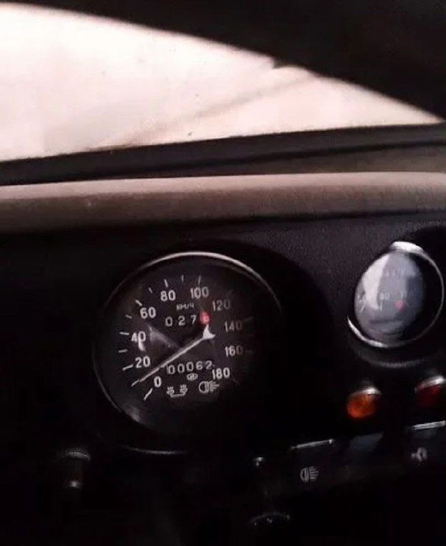 🚗 В России продают 45-летнюю Ниву без пробега — за цену...