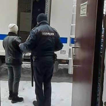 Хватала за волосы и угрожала: жительницу Кировграда от...