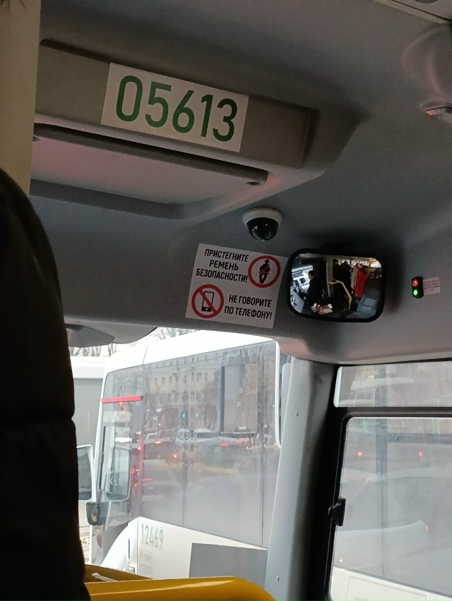 Снова продолжаются гонки на автобусах.
Один из водите?...