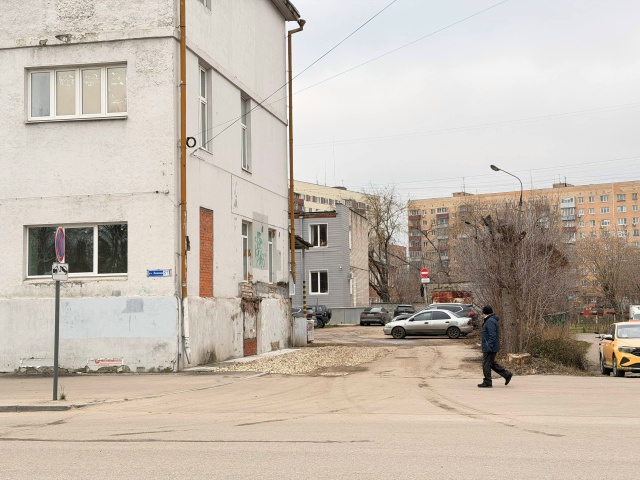 Тут вроде что-то было? Кажется что-то убрали…