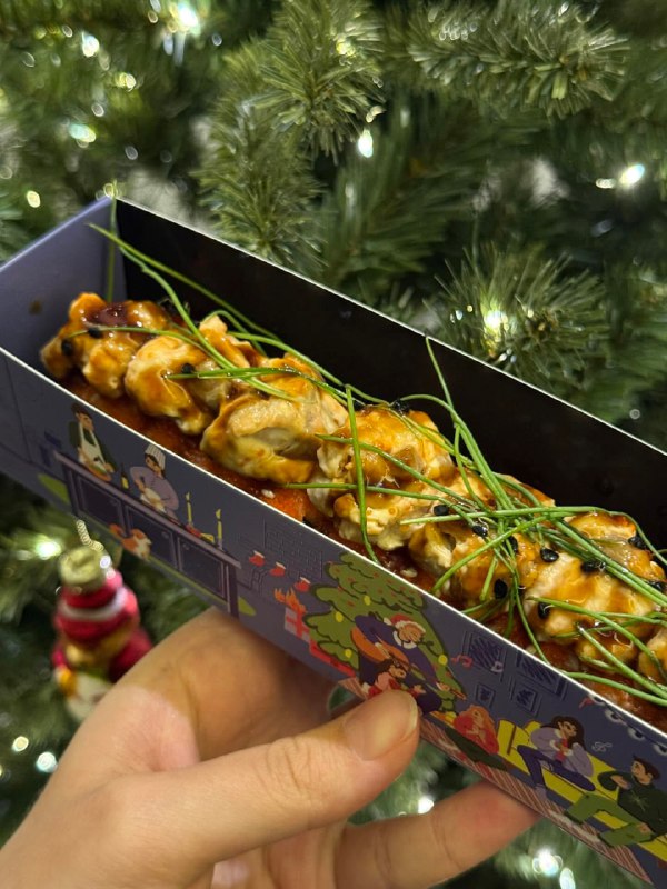 Как классно: Secret kitchen выпустили новогоднюю упаковку для роллов виде поезда — когда вы открывае