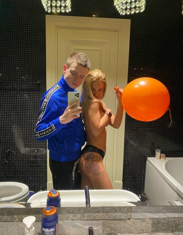 💸 5 000 за вход в MELLSTROY от мажора!
🟥 На стриме: «Залутал ?...