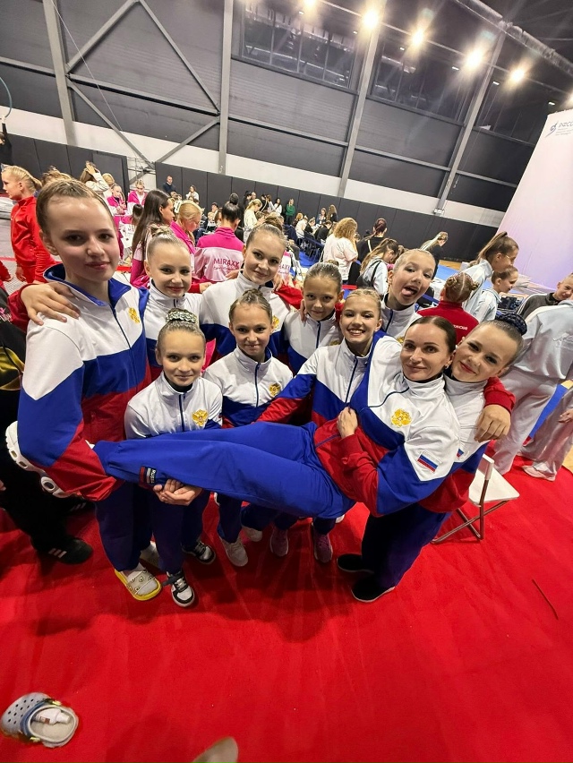 💥ИСКУССТВО ЛЕТАТЬ, РАДОСТЬ ДАРИТЬ...
И ВОСХИЩАТЬ, НА В?...