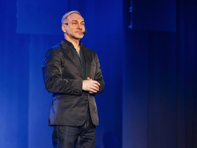 Известный российский актер театра и кино Николай Перм?...