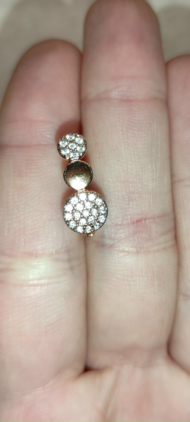 Найдена серьга у Светланы. Отдам при предъявлении втор...