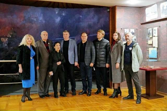 С депутатом Государственного совета РК Валерием Никол...