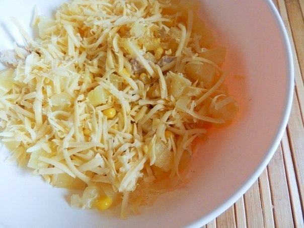 САЛАТ С КУРИЦЕЙ И АНАНАСОМ
ИНГРЕДИЕНТЫ:
– 1 куриное фи...