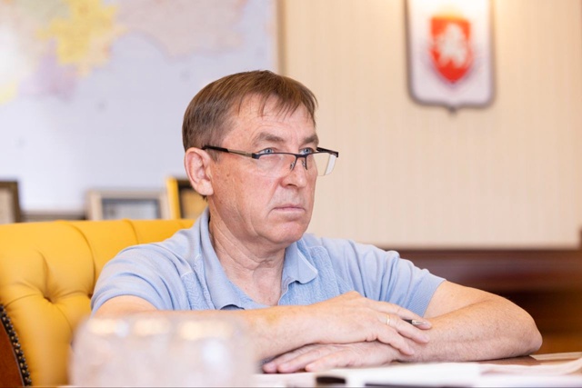 В сфере жилищно-коммунального хозяйства. Будет отремо?...