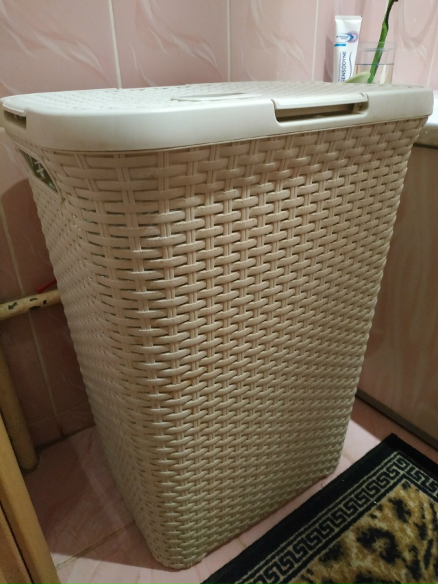 Отдам корзину для белья,отличное состояние.