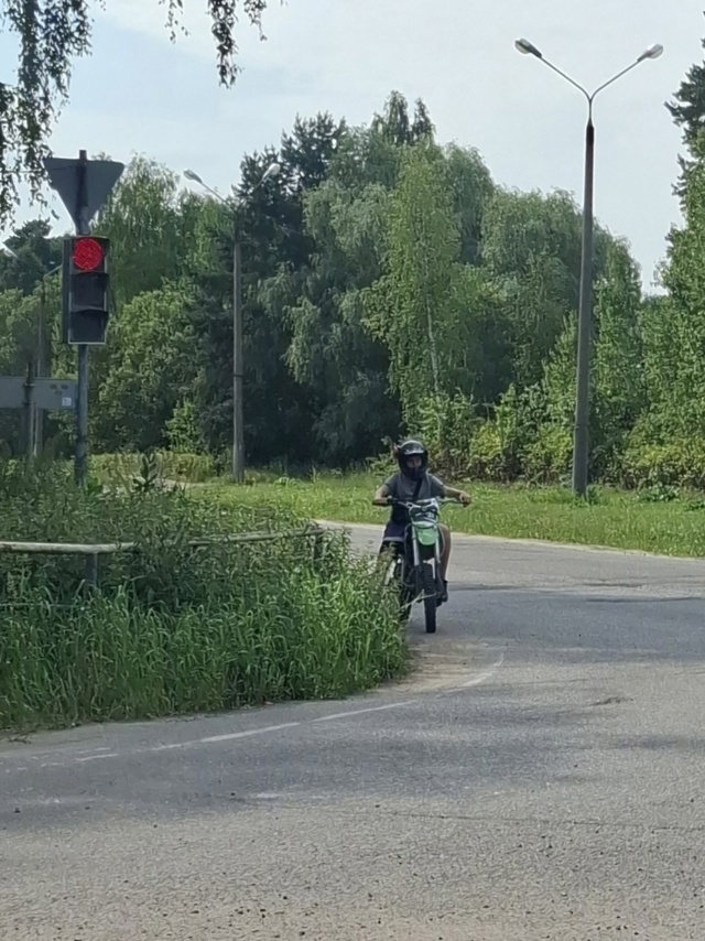 Город должен знать своих пердящих героев, а лучше их ро...