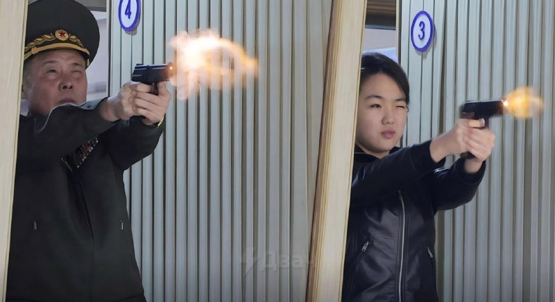 Пока весь мир погряз в войнах, самый страшный кровавый диктатор на планете отлично проводит время с