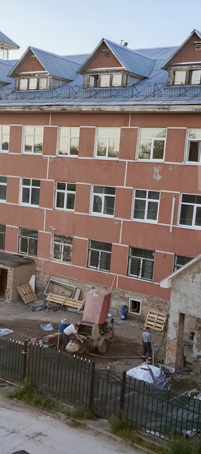 Почему время 21:20 и это тарахтение не заканчивается, цел...