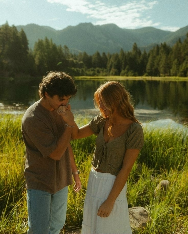 В мире, полном сомнений и страхов, настоящая любовь ста...