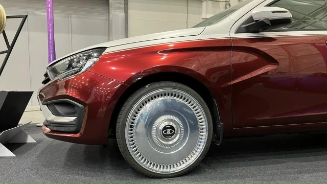🚗Lada Maybach Aura представили на выставке в Москве
👀Одним...