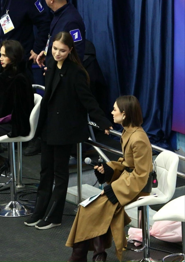 💁‍♀ Она уже около года встречается с танцором Ильдар...