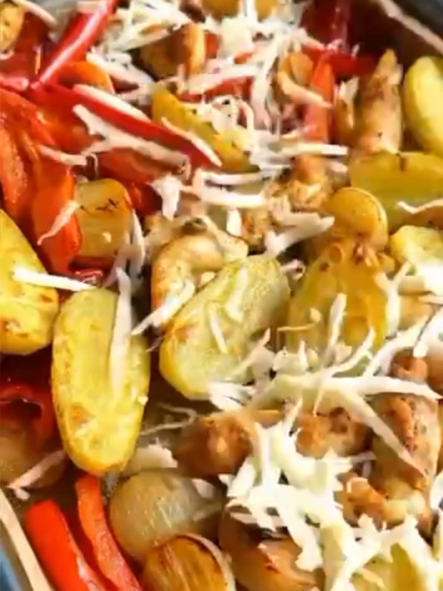 Запеченная курочка с овощами: НАРЕЗАЛ И ГОТОВО!
Ингред...