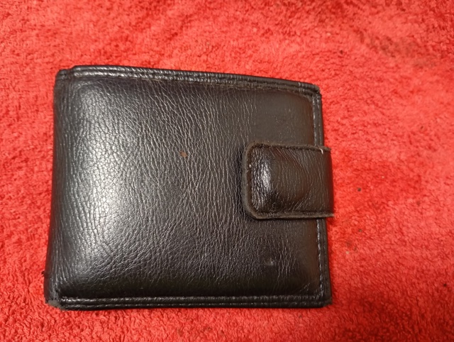 Найден кошелёк. Верну при предъявлении документа, удос...