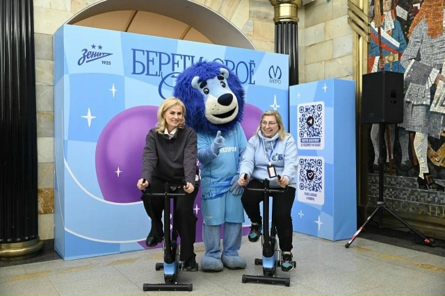 На станции «Адмиралтейская» установили велотренажеры...