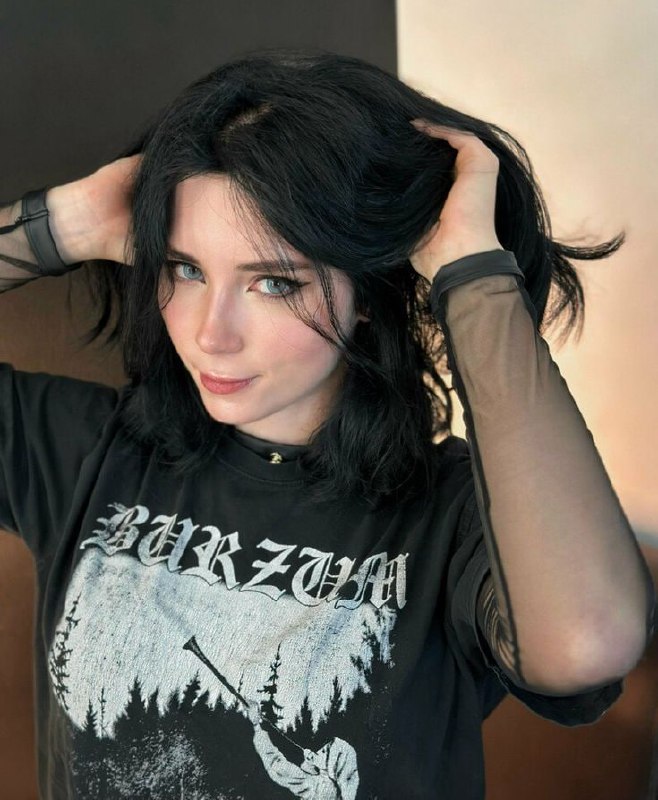 Гордость Екатеринбурга: Sweetie Fox получила порно-Оскар
Она стала «Самой популярной любительской
