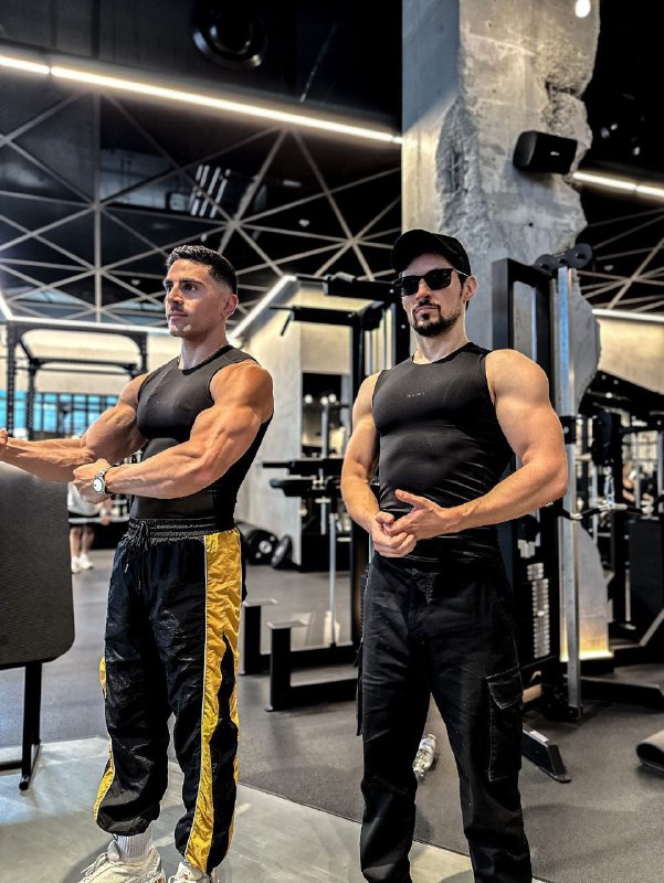 Медовый месяц в качалке?
Слава богу борода не мешается под ногами со своими костылями
@givemetonru