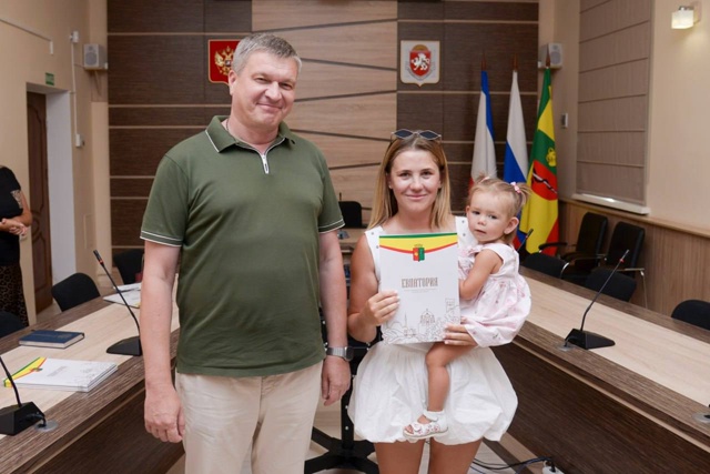 Сегодня вручил 18 постановлений на выдачу земельных уч?...