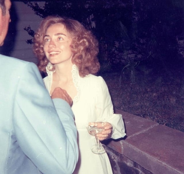 Хиллари Клинтон поделилась фотографиями со своей свад...