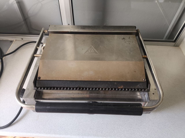 Продается оборудование для фаст-фуда:
Гриль прижимной...