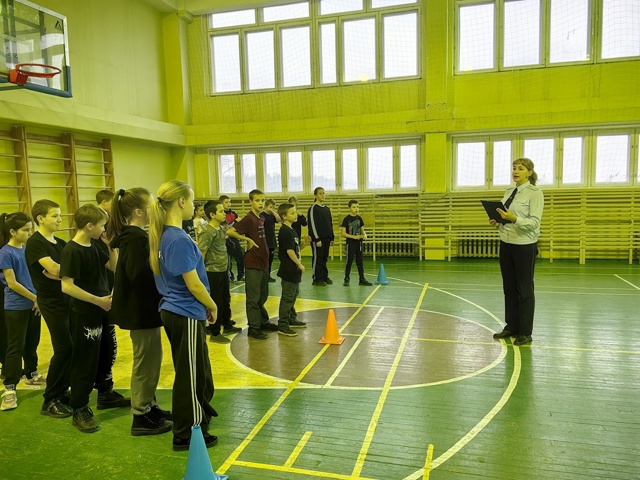 Чтобы каждое утро по дороге в школу было безопасным, от...