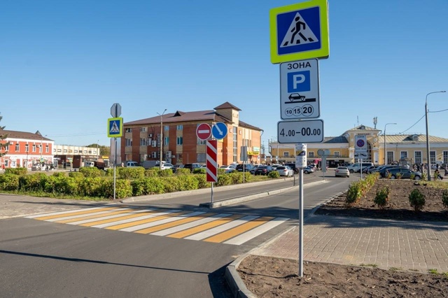 В городе начинает работу платная парковка на привокза...