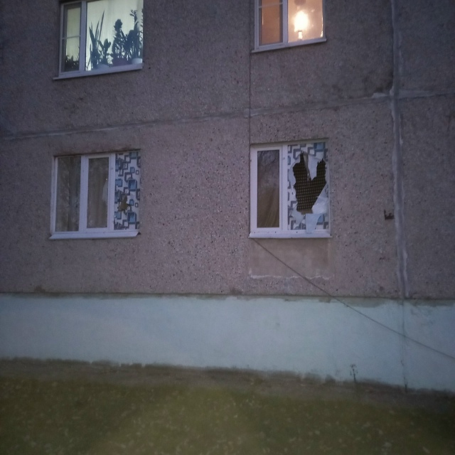 Жильцы Лeнина 39 средний подъезд. Это я вижу уже 6-7 месяц?...