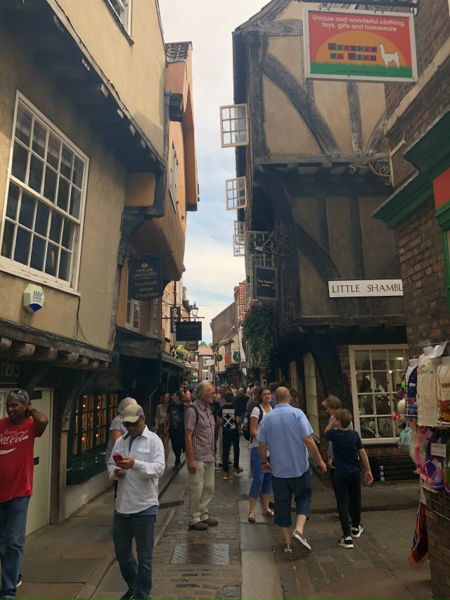 Самая хорошо сохранившаяся средневековая улица в Евро...