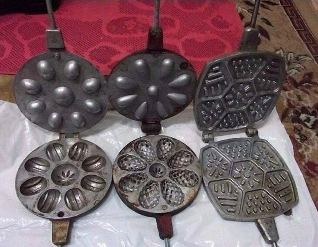 А в вашей семье были такие чугунные формы для выпечки?
?...