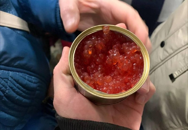 В Сибири пенсионерок массово развели на икру.
Мамкины бизнесмены расклеили объявления о суперцене