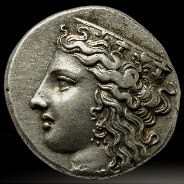 Древнегреческая драхма из Кносса (Крит), на одной сторо...