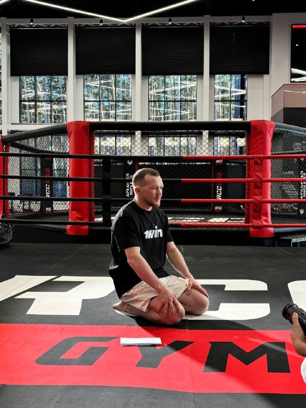 Пётр Ян вошёл в закрытое VIP-сообщество: Двукратный чемпион UFC стал участником всеми известного при