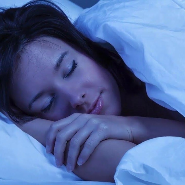 Сомнологи уверены: если лечь позже 23:00, организм сбивае...