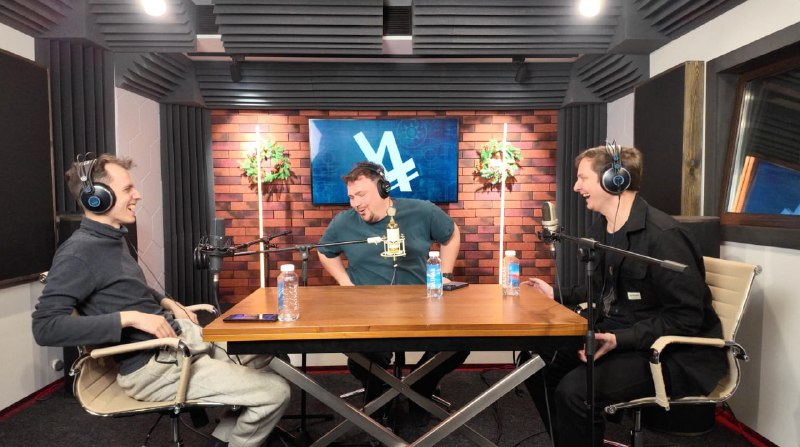 Предновогодний подкаст записан! 🔥
Хронометраж получился сильно больше обычного, но мы уверены, что