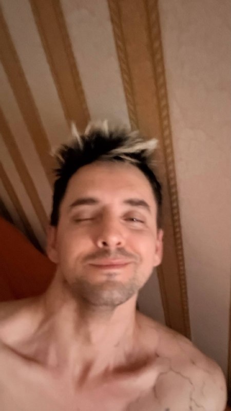 Я жив 🤣
Помню ли я, как отмечал вчера день рождения?
Ну, первые 4 бокала помню.
Дальше только темн